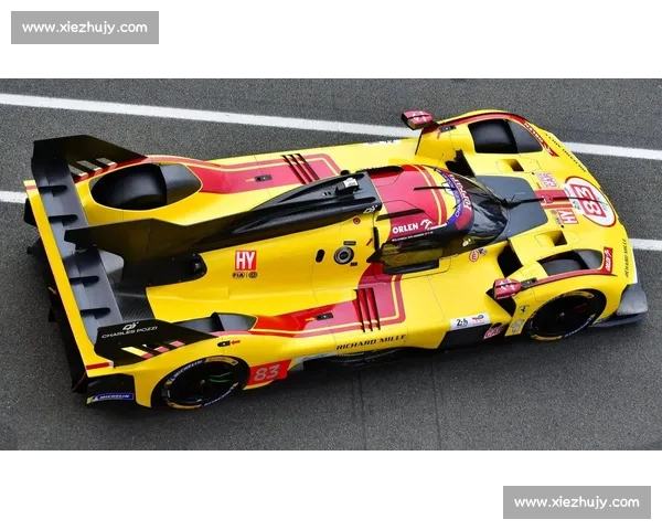 法拉利勒芒三连冠！中国车手叶一飞首登最高领奖台