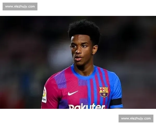 巴萨新星库巴西恋情曝光！携红发女友甜蜜度假机场秀恩爱